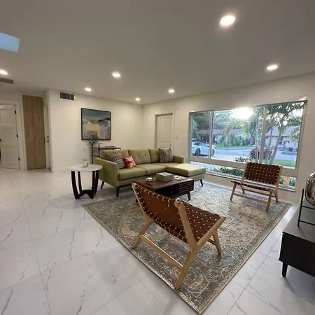 The Sun House - 3 Bed, 2 Bath, Private Pool, Fire Pit, Huge Backyard Villa Fort Lauderdale Exterior photo