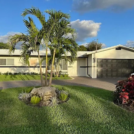 The Sun House - 3 Bed, 2 Bath, Private Pool, Fire Pit, Huge Backyard Villa Fort Lauderdale Exterior photo